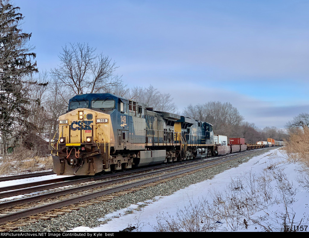 CSX 148 on I157